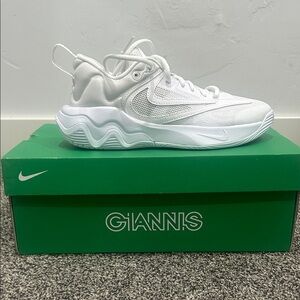 Nike Giannis Immortality 3